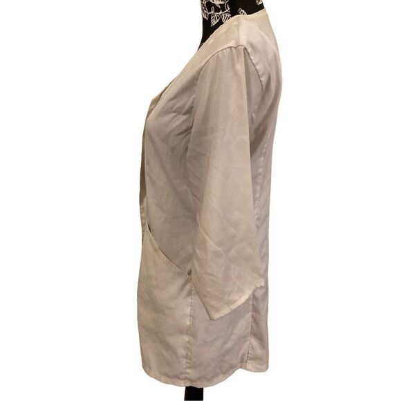 White Esthetician Lab Coat Cosmetologist Beauty Scientist - Picture 5 of 8